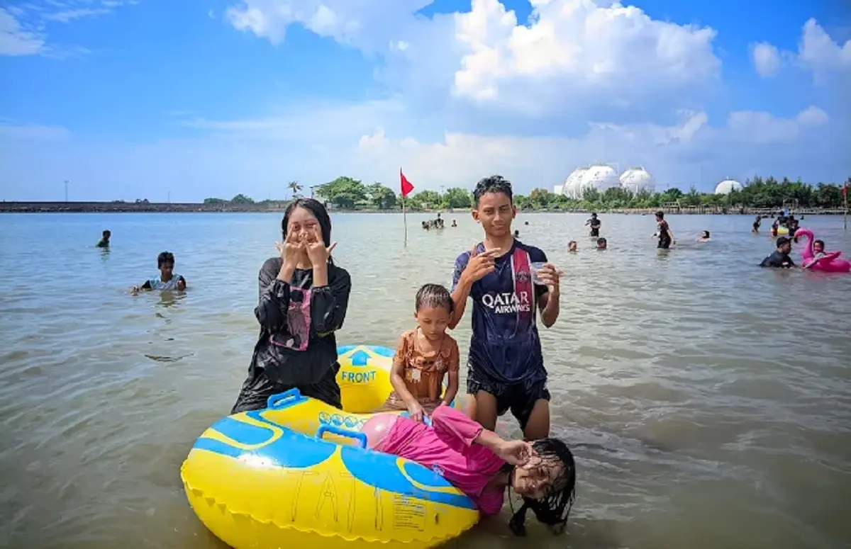 pantai ala bali di indramayu