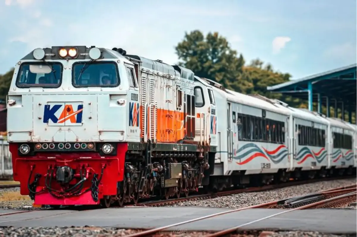 Kereta Api KAI Melanju