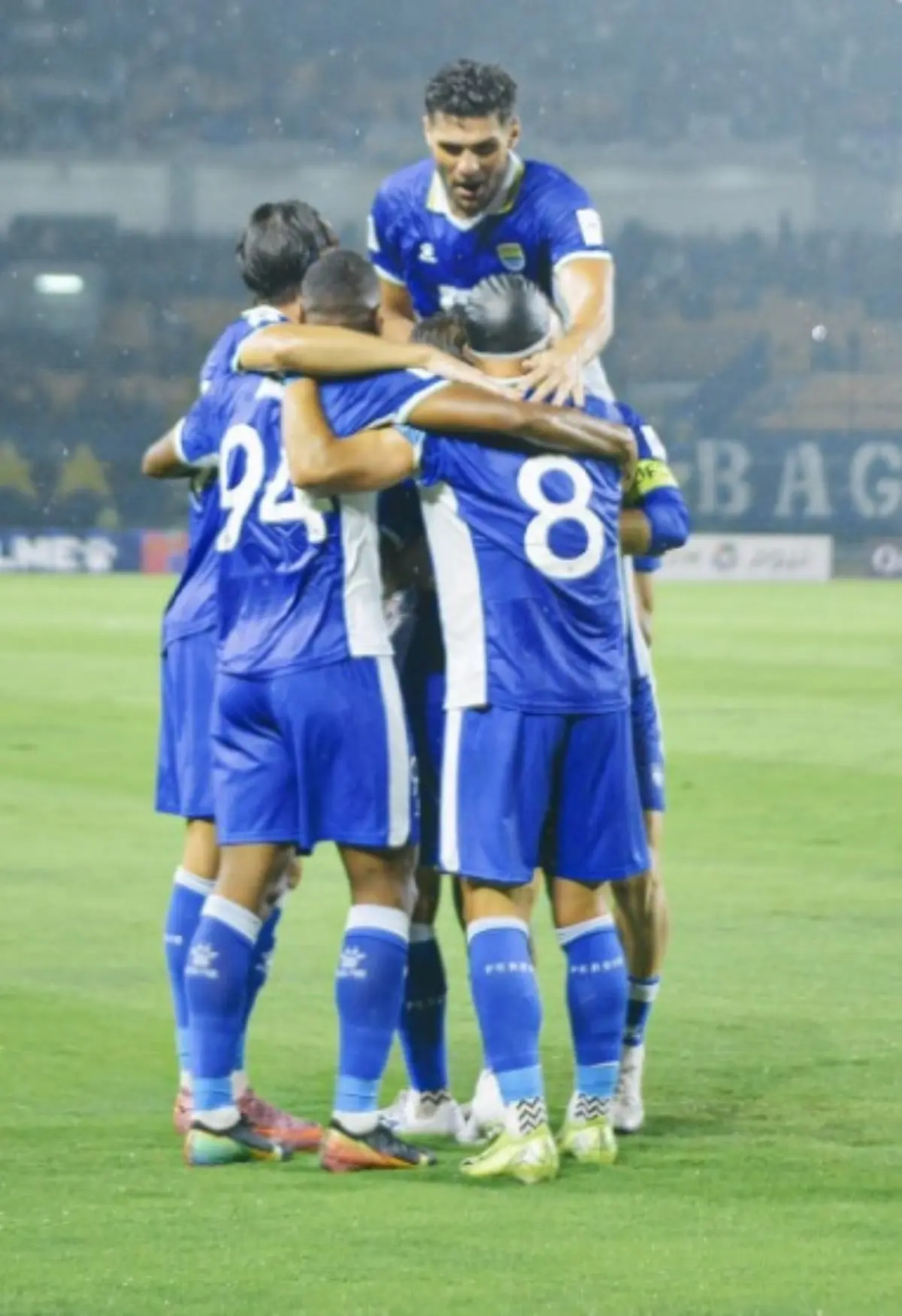 Perayaan Pemain Persib Bandung Ketika Mencetak Gol Melawan Selangor