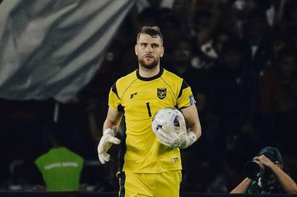 Isu bahwa Maarten akan bergabung dengan Persib Bandung menghebohkan orang di internet. Sebelum putaran kedua Liga Super 2025–2026, kabar itu santer beredar. Foto: iNews jabar - mimbarjumat.com