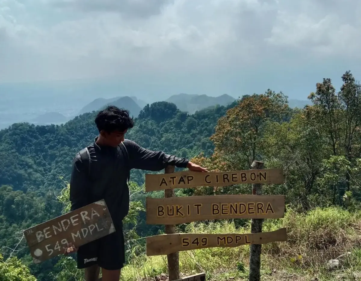 Bukit Bendera 549 Mdpl di Cirebon