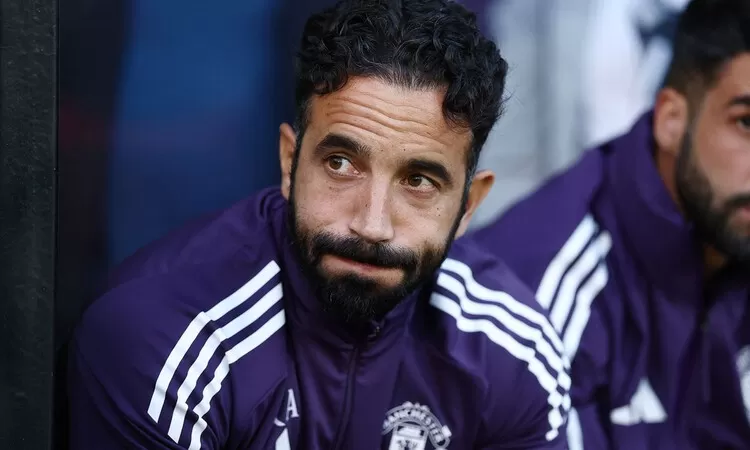 Terakhir, dikabarkan bahwa Oliver Glasner tertarik untuk menjadi juru taktik baru Setan Merah. Foto: Jawa Pos - mimbarjumat.com