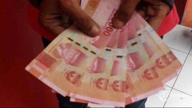 Pemerintah akan terus memberikan bantuan sosial (bansos) hingga awal 2026. Foto: Kompas.tv - mimbarjumat.com