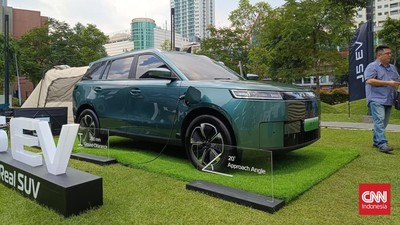 Pada Senin, 3/11, Jaecoo Indonesia resmi meluncurkan harga mobil listrik terbarunya, Jaecoo J5 EV. Foto: CNN Indonesia - mimbarjumat.com
