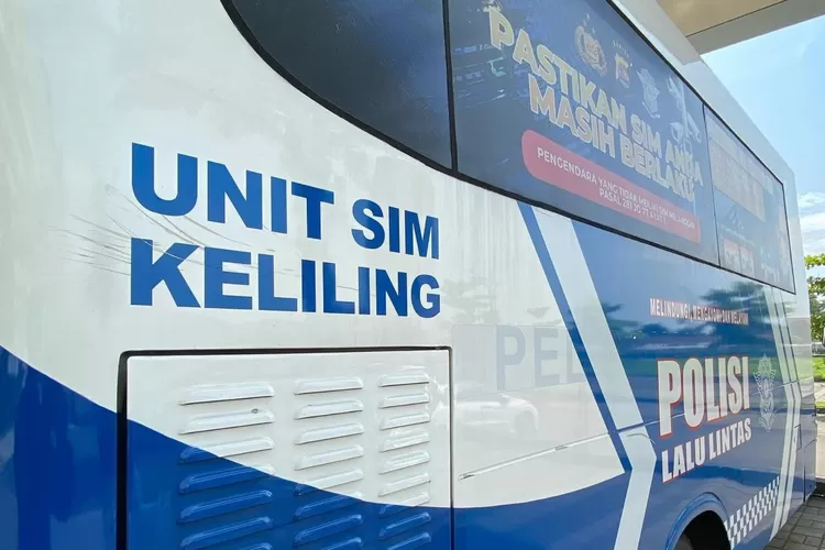 Untuk memfasilitasi perpanjangan Surat Izin Mengemudi (SIM), terutama SIM A dan SIM C, Satuan Lalu Lintas (Satlantas) Polres Garut kembali meluncurkan layanan SIM Keliling. Foto: Daily Notif - mimbarjumat.com