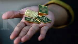 Akhirnya, harga emas dan perak kembali turun. Ketidakpastian tentang tarif perdagangan Trump serta data ekonomi AS yang lemah menyebabkan harga emas melonjak. Harga emas global di pasar spot turun 0,9% pada hari Senin, 23 Februari 2026, di posisi US$5148,77 per troy ons. Foto: kaltim.tribunnews.com - mimbarjumat.com