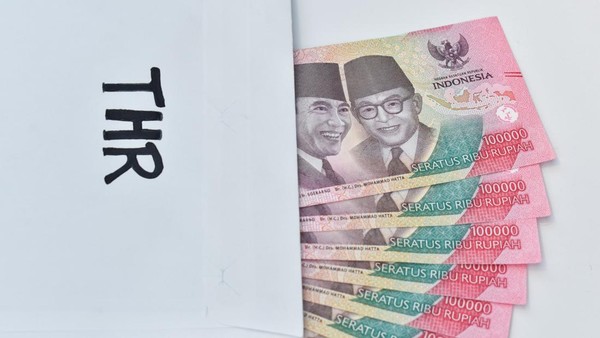 Setelah beredar informasi bahwa pencairan tunjangan hari raya bagi aparatur sipil negara (ASN) akan berlangsung secara signifikan pada tahun 2026, masalah THR ASN 2026 kembali menjadi subjek perdebatan. Foto: detikcom - mimbarjumat.com