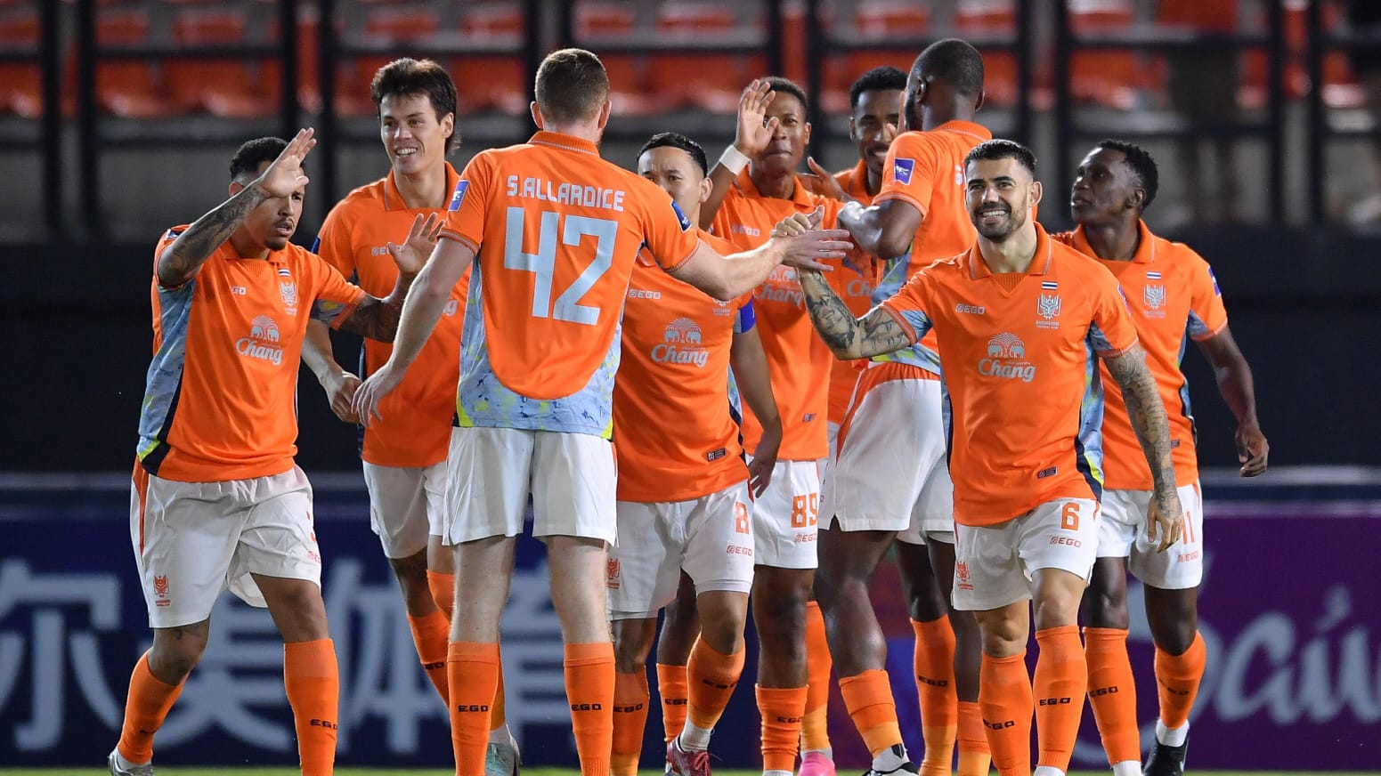  Berita baru-baru ini menyebutkan bahwa Ratchaburi FC, klub asal Thailand, didiskualifikasi dari AFC Champions League Two (ACL 2) musim 2025/2026. Foto: koran-jakarta.com - mimbarjumat.com