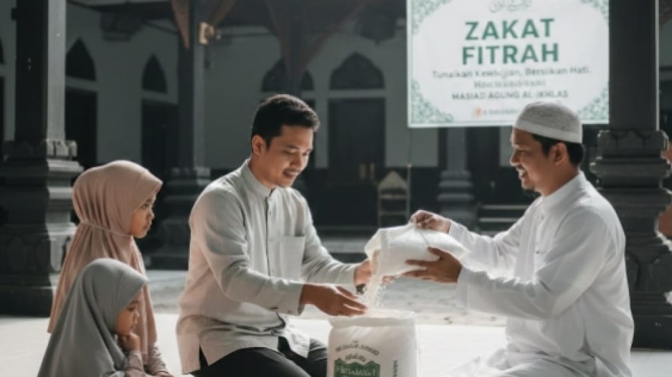 Nilai zakat fitrah untuk tahun 2026 telah ditetapkan oleh Badan Amil Zakat Nasional Baznas Republik Indonesia. Foto: suara.com - mimbarjumat.com