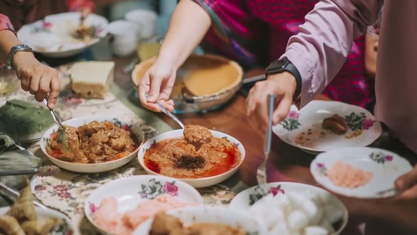 Sahur Kalap Biar Kuat Puasa Ternyata Bahaya? Ini Penjelasan Medisnya! Foto: Istimewa - mimbarjumat.com