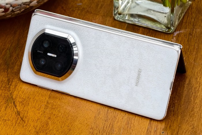 Resmi Rilis! Ini Harga Huawei Mate X7 yang Bakal Jadi Pesaing Kuat di Segmen Ultra Premium. Foto: Istimewa - mimbarjumat.com