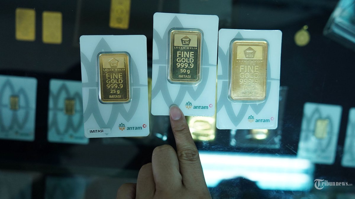 Informasi harga emas batangan bersertifikat PT Aneka Tambang (ANTM) belum berubah pada hari Minggu (1/3) hingga pukul 11:45 WIB. Foto: tribunnews.com - mimbarjumat.com